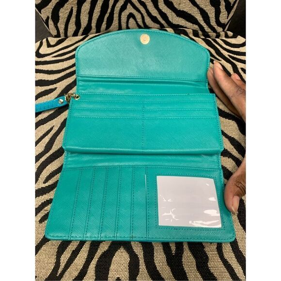 Faux Leather Gold Emblem Wallet - Picture 5 of 6